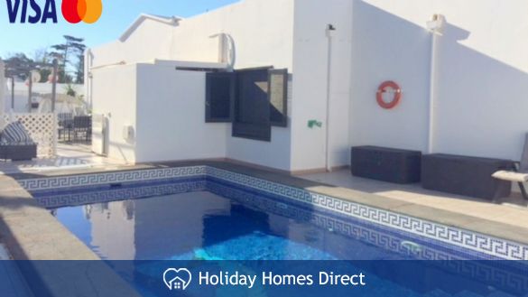 Villa sleeps 10/ 2 infants- lockable gate to pool
