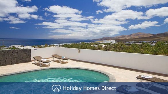 Villa Acentejo private pool and view in lanzarote