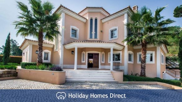 Villa Gondro with a private pool and sunbeds