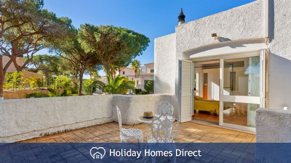 Villa Margarita balcony and outdoor table