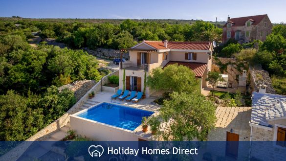 Villa Helena, Milna, Brac Island – 3 bedroom villa with pool