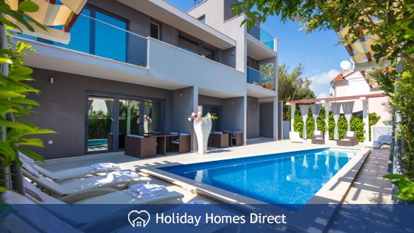 Villa Martinis, Rogoznica – 4 bedroom villa with pool