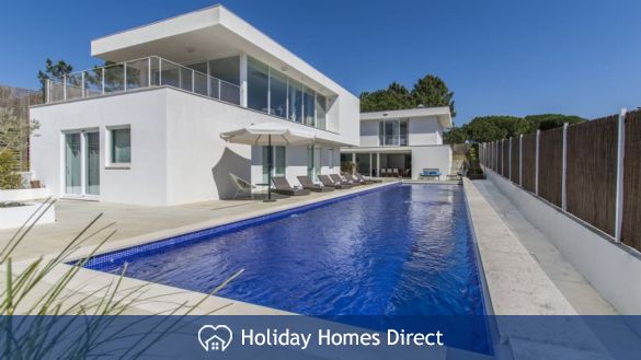 Villa Torroes - 8 Pax