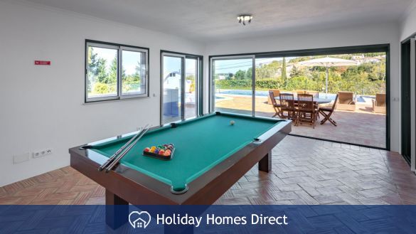 Pool table in Casa Da Palme in Boliqueime
