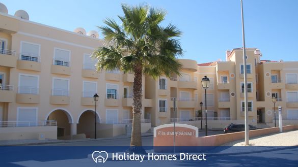 Acacias Apts 10 mins walk to Luz beach