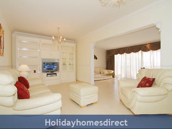 Villa Harmony sitting room and tv in Lanzarote