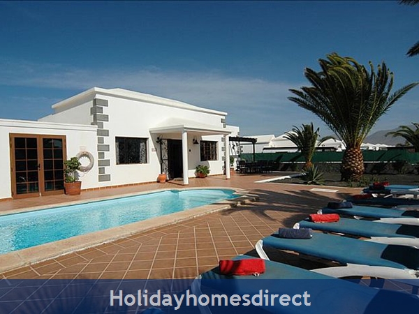 Villa Blanca Private swimming pool and sunbeds